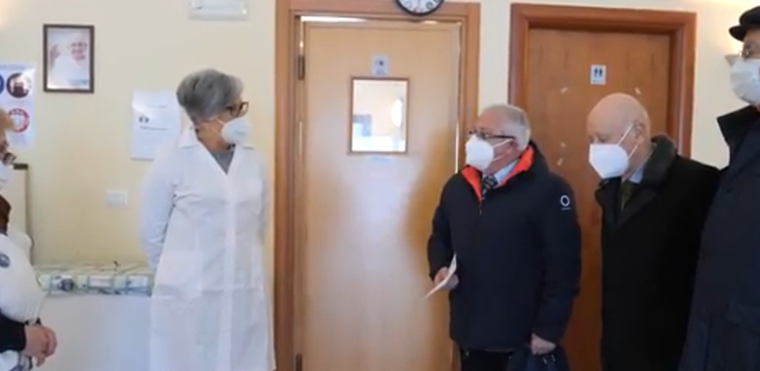 Donazioni del Lions Club Matera Host alla mensa della parrocchia San Rocco e alla mensa Don Giovanni Mele