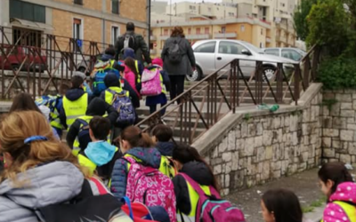 Matera, a maggio ritorno a scuola con il Pedibus. L’iniziativa di mobilità sostenibile di Comune e Uisp estesa agli alunni delle classi prime e seconde della Primaria