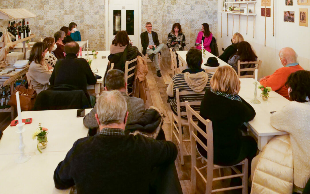 Matera, presentato da Burro Salato Bistrot “Dovrei essere altrove” (Altrimedia Edizioni) del poeta Emilio Giugliano