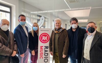 “Matera è un diamante”. Il cantautore Ron ospite di Radiosa Music e Radiosa TV per presentare il nuovo album “Sono un figlio”. Tappa anche nella Residenza Brancaccio