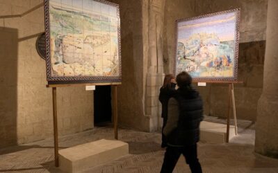 Prorogata per tutta la stagione estiva nel Complesso rupestre di Madonna delle Virtù, la mostra “Raccontando Matera – Storie della città nelle maioliche di Giuseppe Mitarotonda”