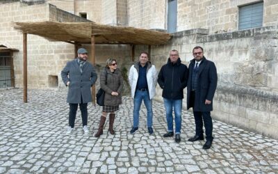 Grotte della Gravina illuminate in occasione del “Presepe vivente nei Sassi di Matera”. Oltre 10mila persone da tutta Italia già prenotate