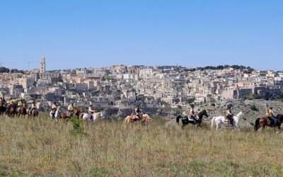 Murgia Timone, colpo d’occhio spettacolare: 180 tra amazzoni e cavalieri sullo sfondo dei Sassi per il ventiduesimo Raduno nazionale di Natura a Cavallo Città di Matera e Basilicata 2024